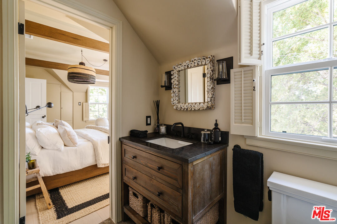 3100 Coldwater Canyon Ave