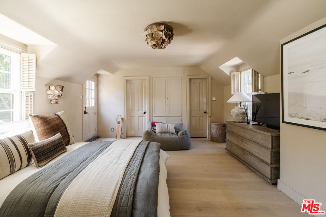 3100 Coldwater Canyon Ave