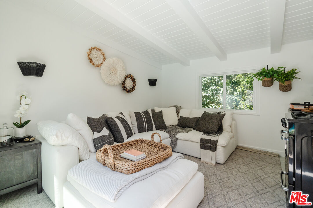 3100 Coldwater Canyon Ave