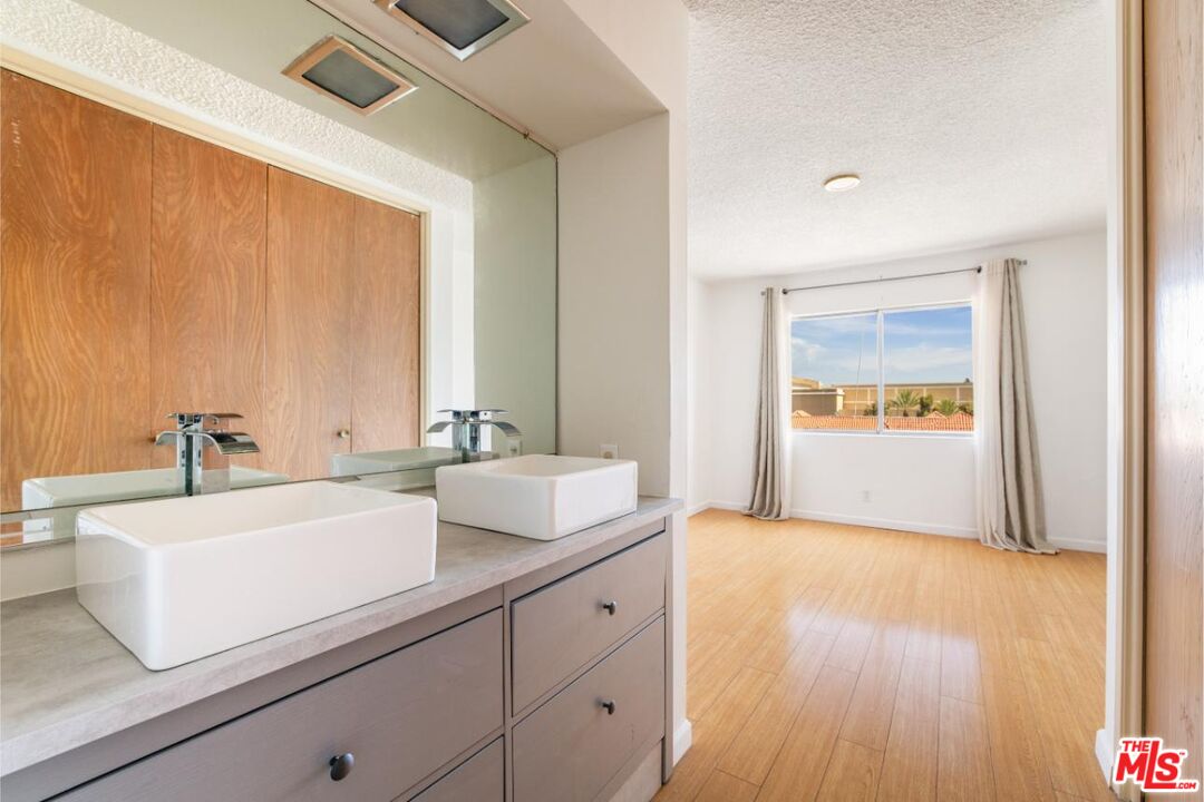 330 N Howard St Unit: 311