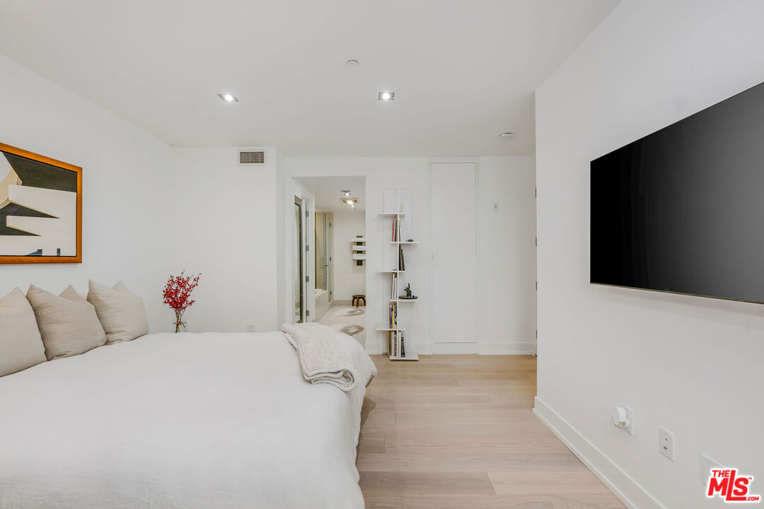 432 N Oakhurst Dr Unit: 101