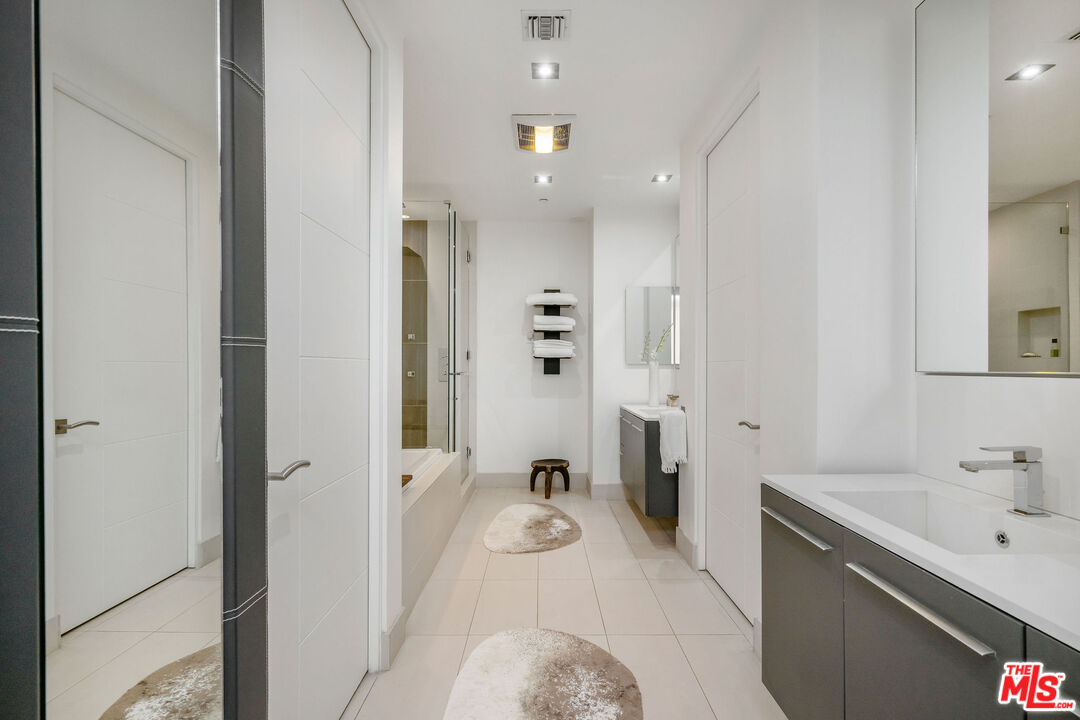 432 N Oakhurst Dr Unit: 101