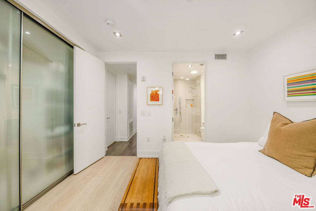 432 N Oakhurst Dr Unit: 101