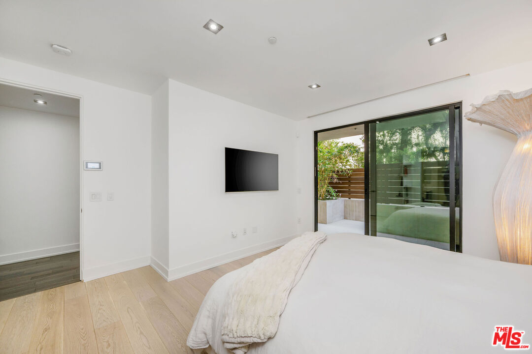 432 N Oakhurst Dr Unit: 101