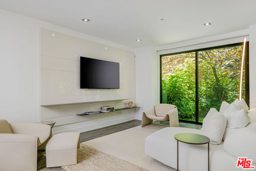 432 N Oakhurst Dr Unit: 101