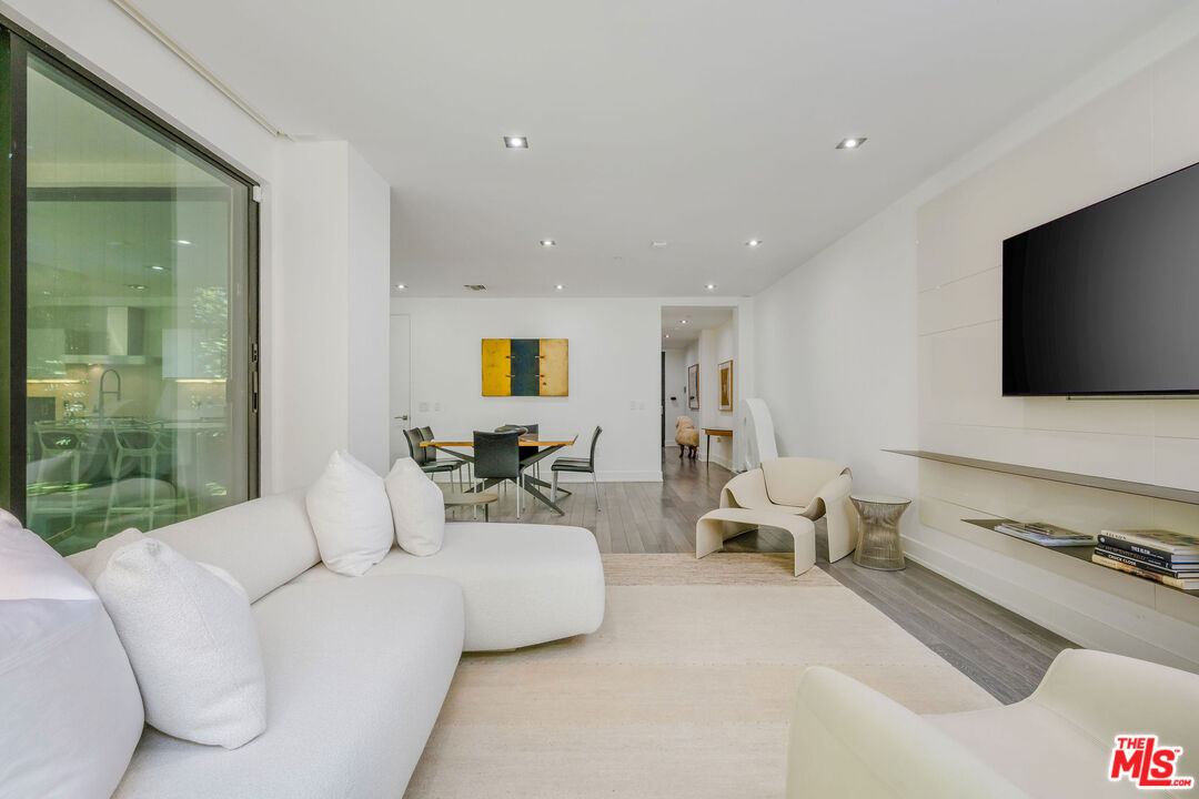 432 N Oakhurst Dr Unit: 101