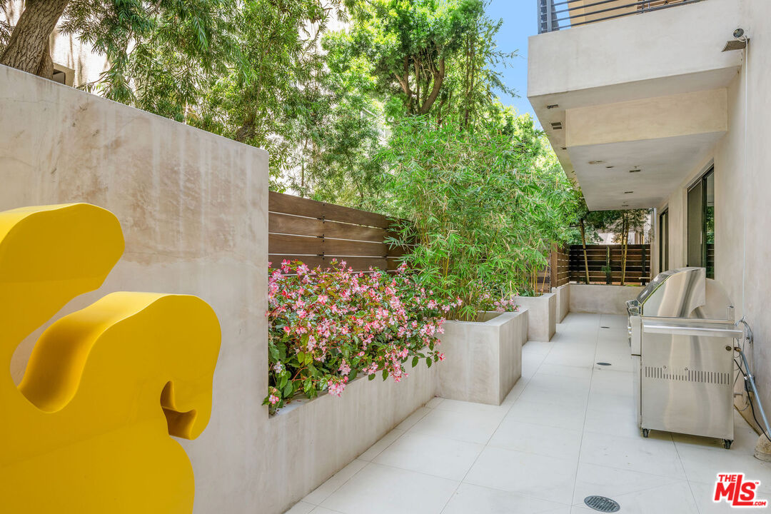 432 N Oakhurst Dr Unit: 101