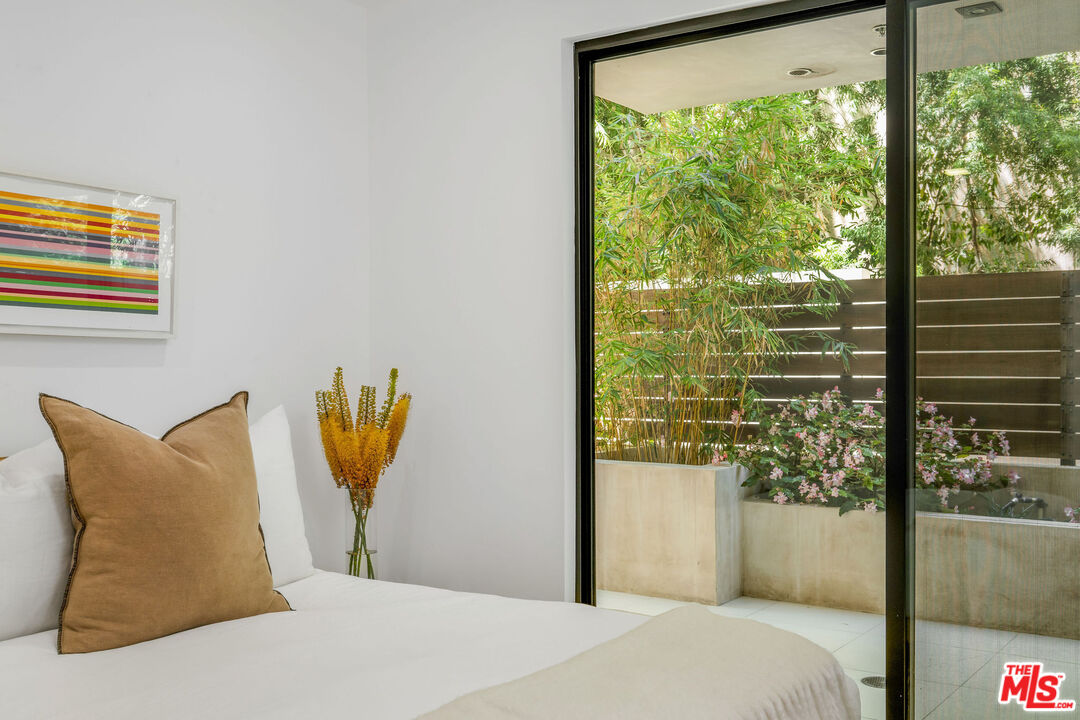 432 N Oakhurst Dr Unit: 101