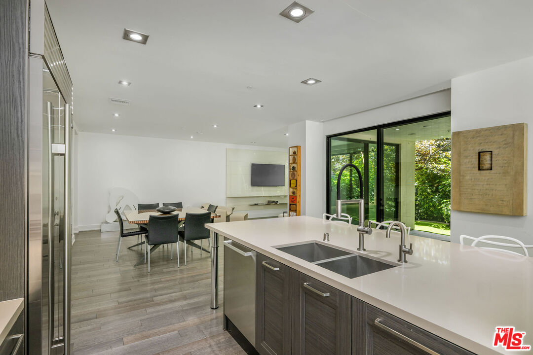 432 N Oakhurst Dr Unit: 101