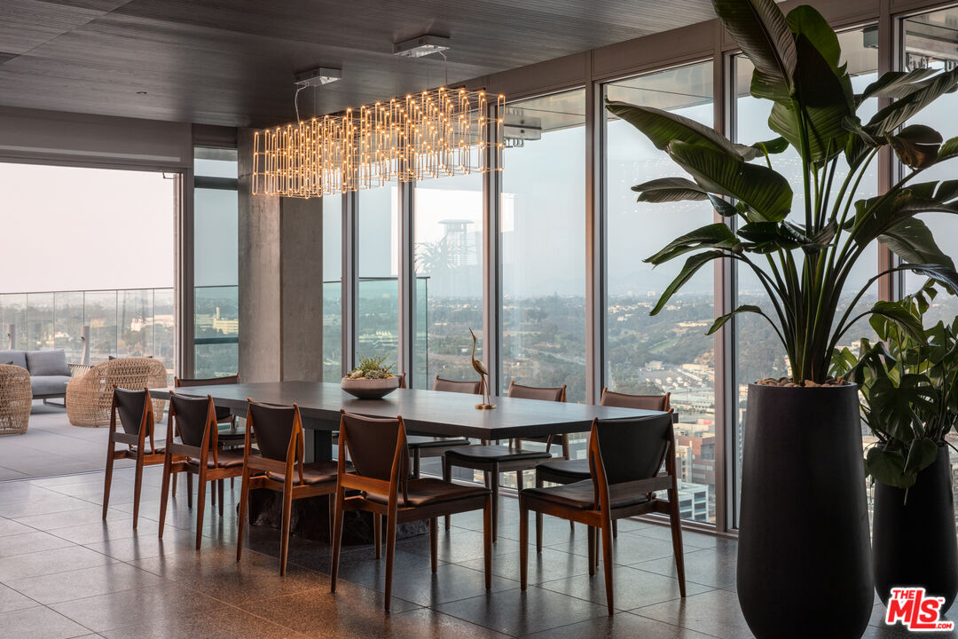 601 Eleventh Unit: PH 3301