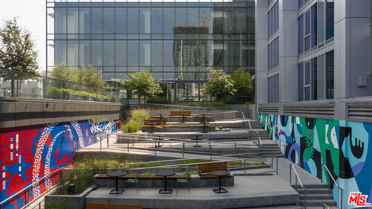 601 Eleventh Unit: PH 3301