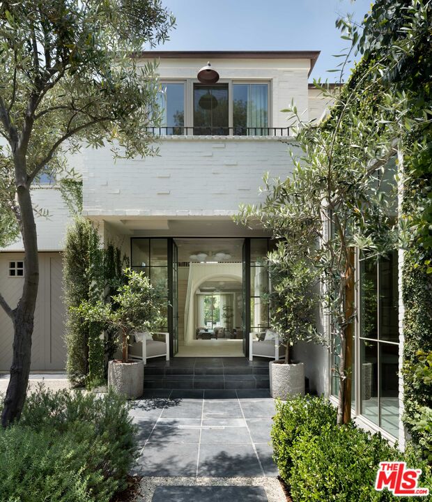 127 S Burlingame Ave