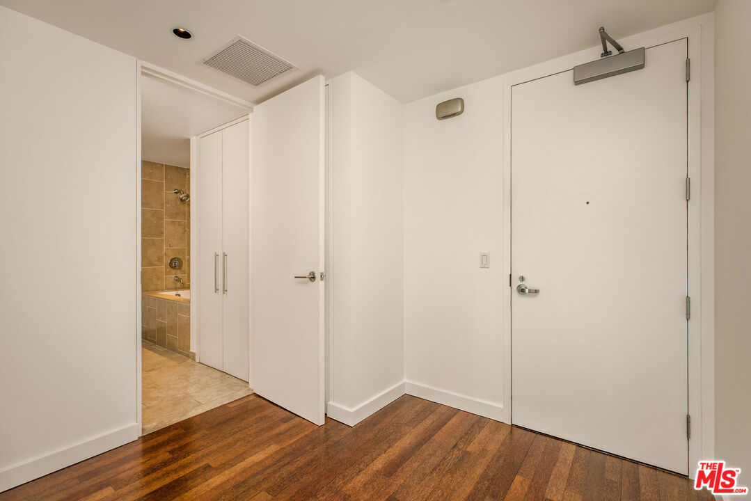 6250 Hollywood Blvd Unit: 10J