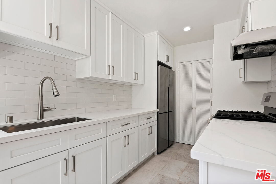 3635 Kalsman Dr Unit: 2