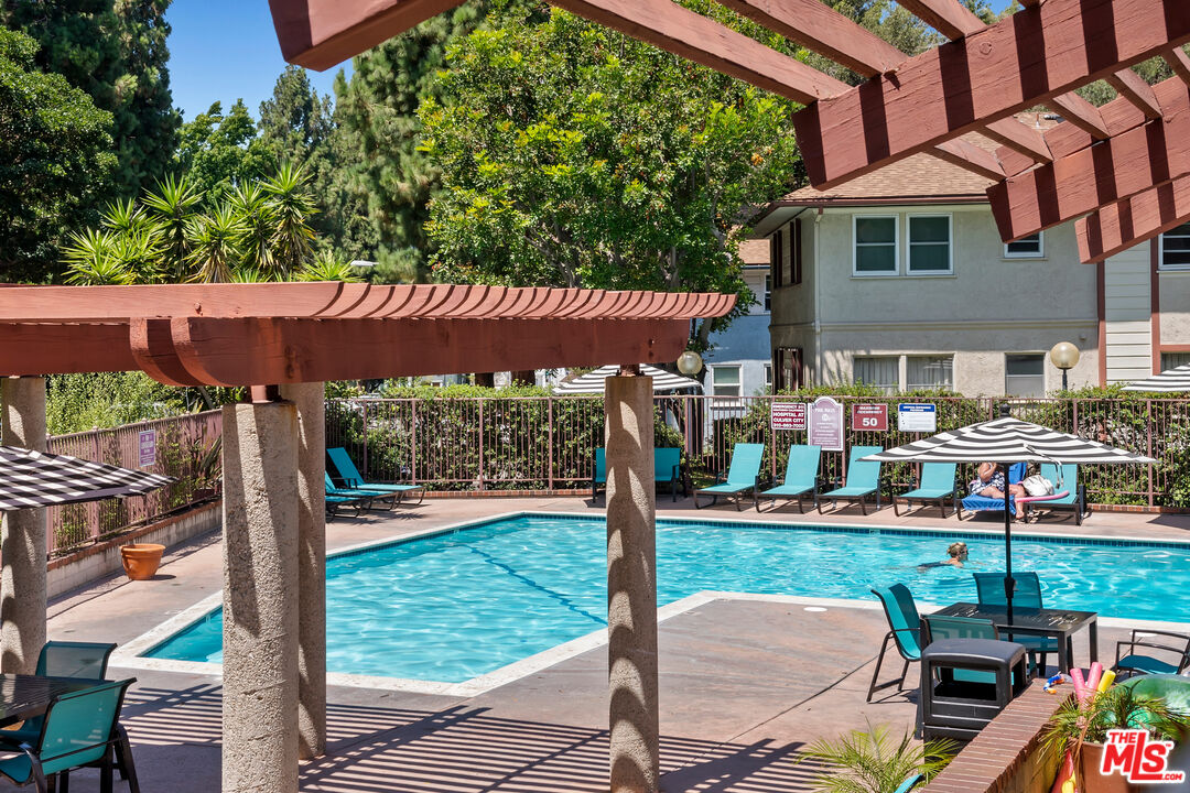 3635 Kalsman Dr Unit: 2