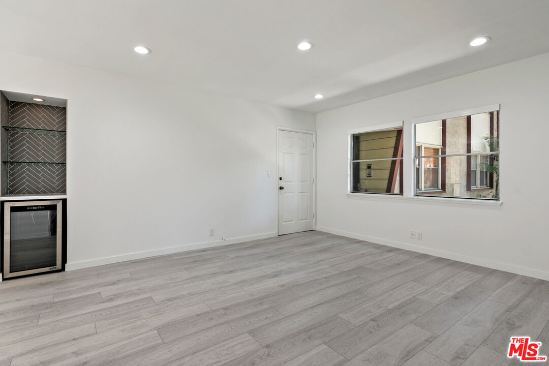 3635 Kalsman Dr Unit: 2