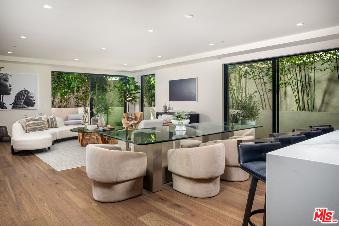 725 N Croft Ave Unit: 404