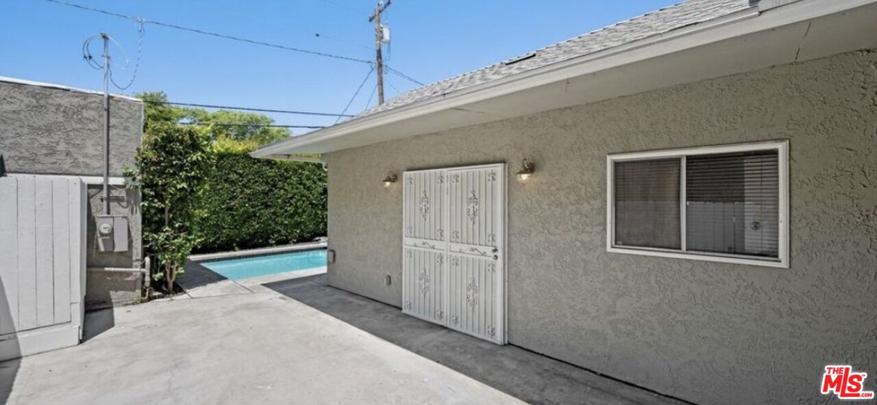 1149 N Poinsettia Pl