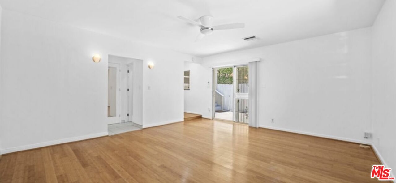 1149 N Poinsettia Pl