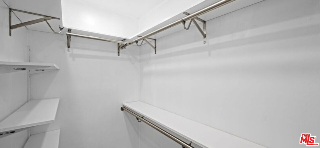 1149 N Poinsettia Pl