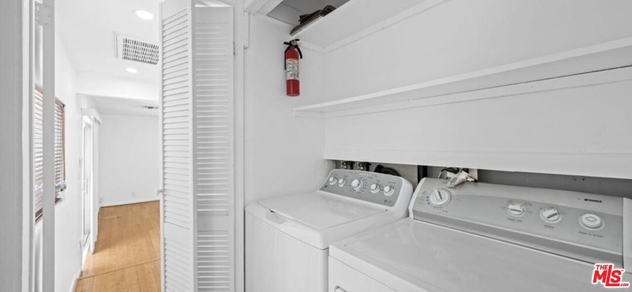 1149 N Poinsettia Pl