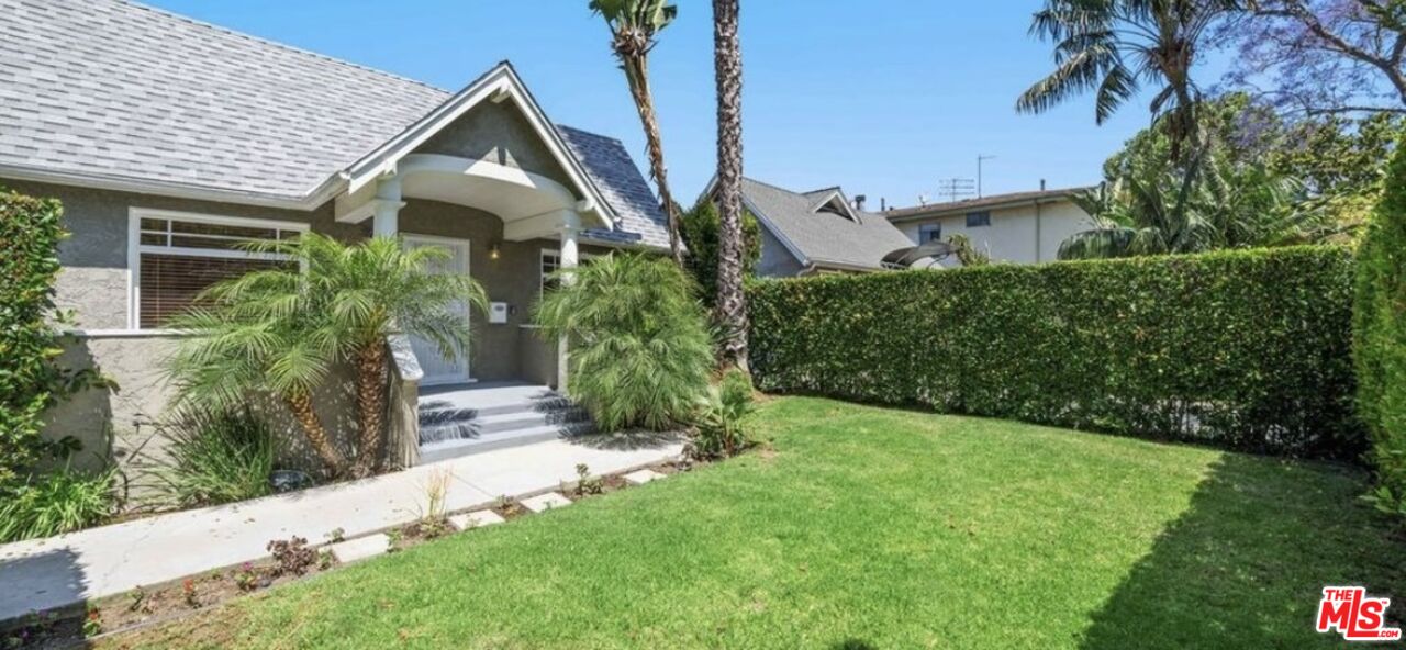 1149 N Poinsettia Pl