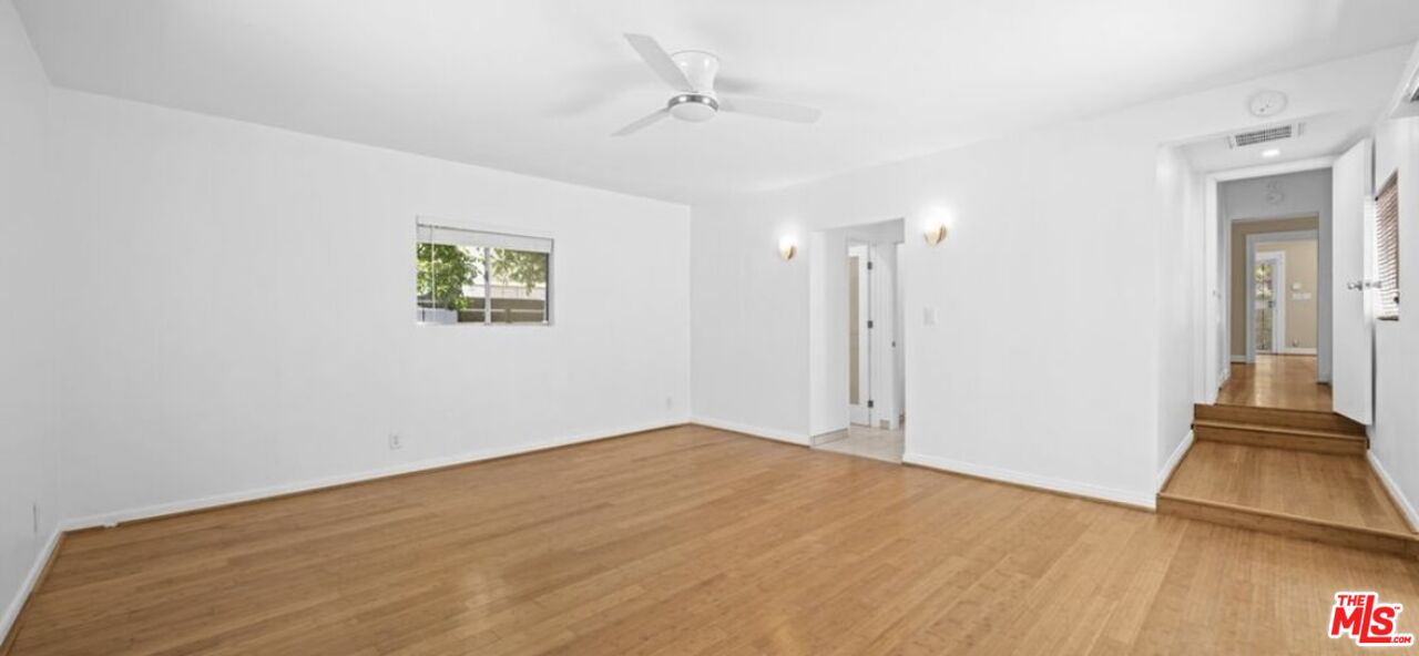 1149 N Poinsettia Pl