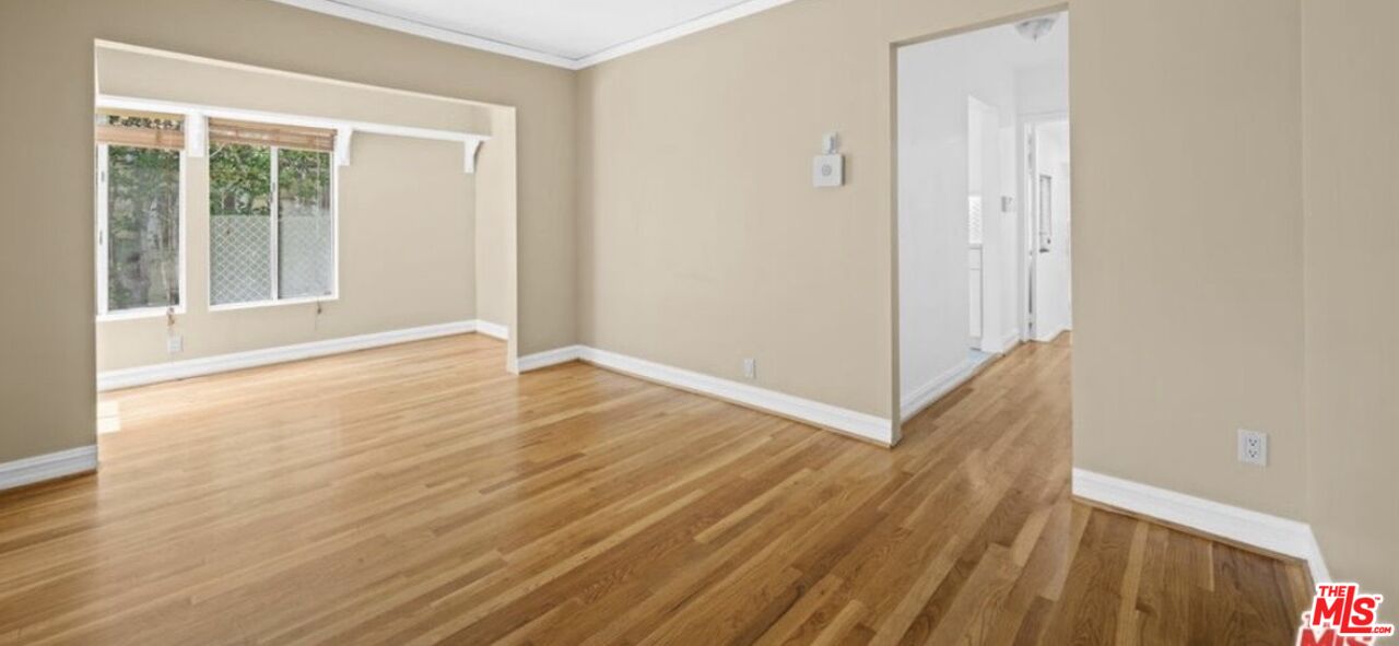 1149 N Poinsettia Pl