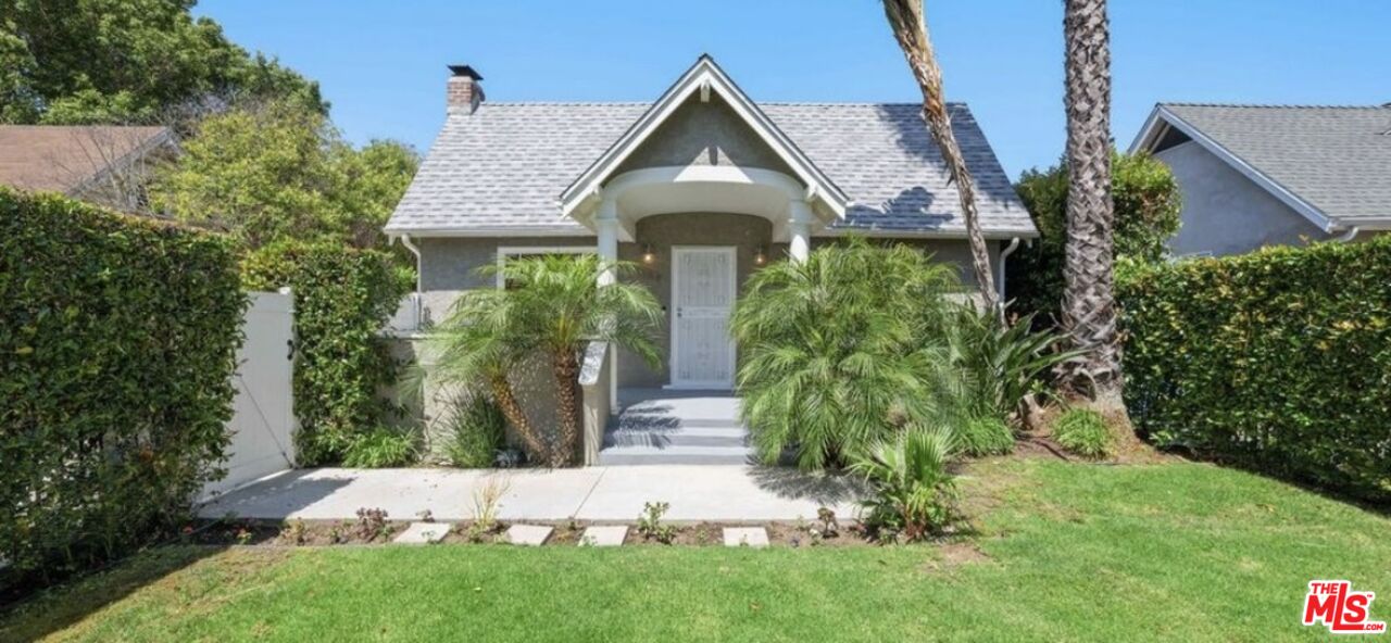 1149 N Poinsettia Pl