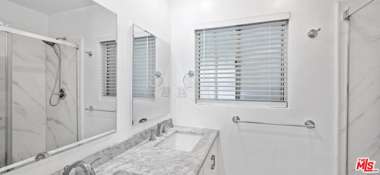 1149 N Poinsettia Pl