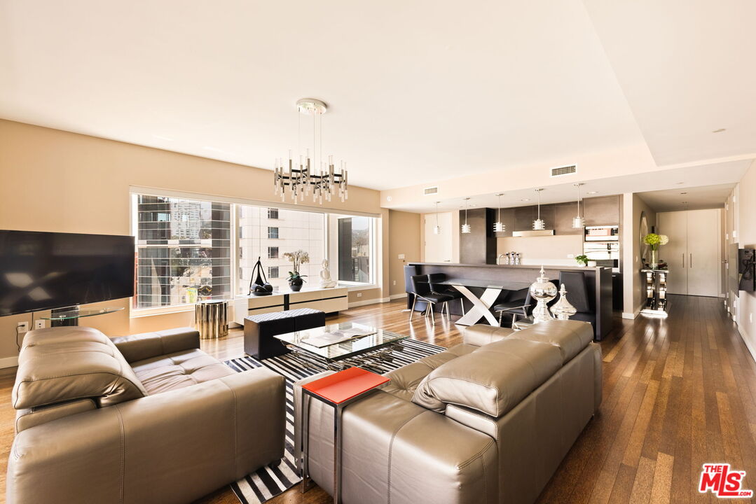 6250 Hollywood Blvd Unit: 8A