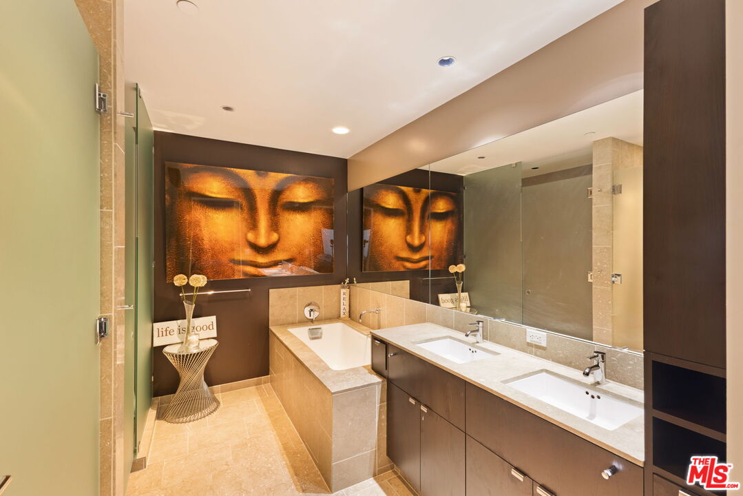 6250 Hollywood Blvd Unit: 8A