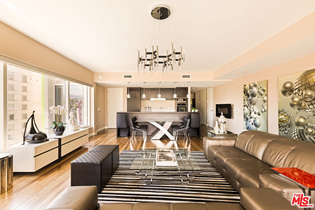 6250 Hollywood Blvd Unit: 8A