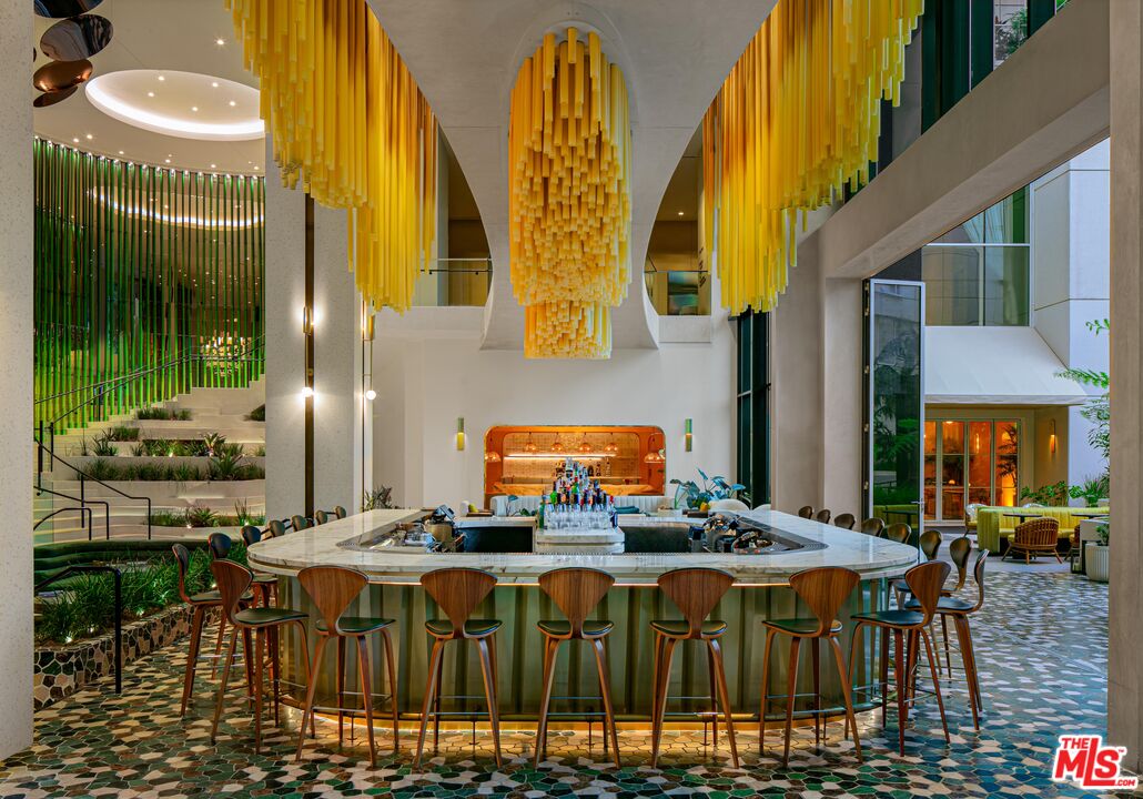 6250 Hollywood Blvd Unit: 8A