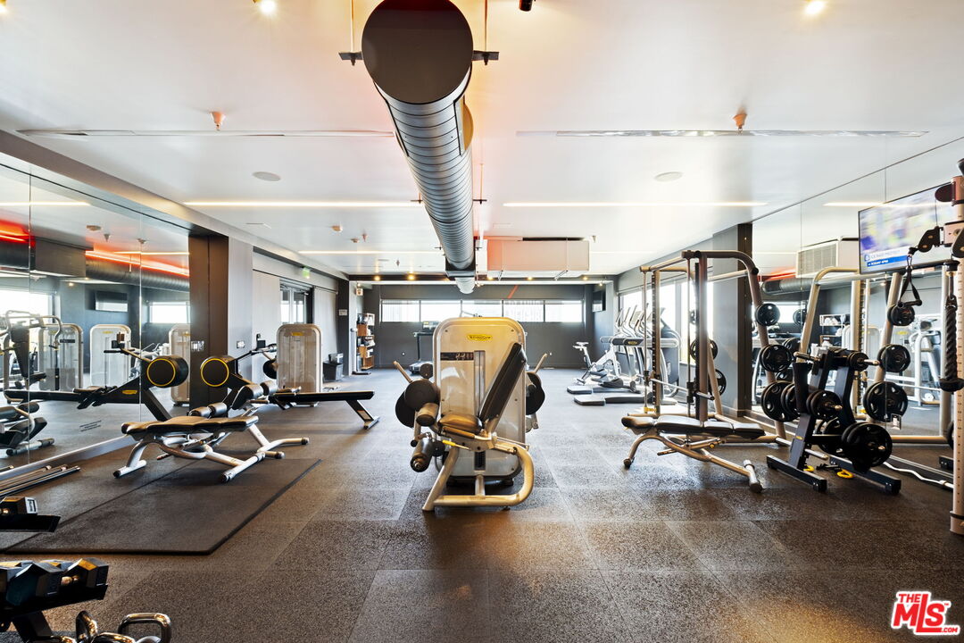 6250 Hollywood Blvd Unit: 8A