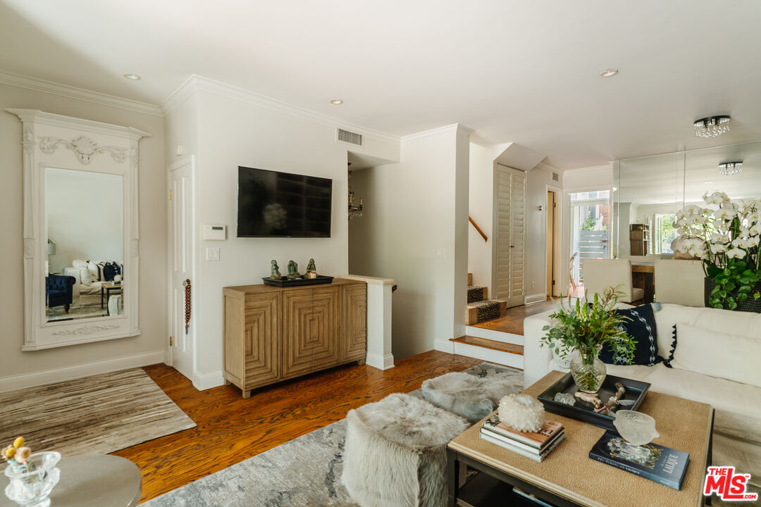 8611 Burton Way Unit: 5