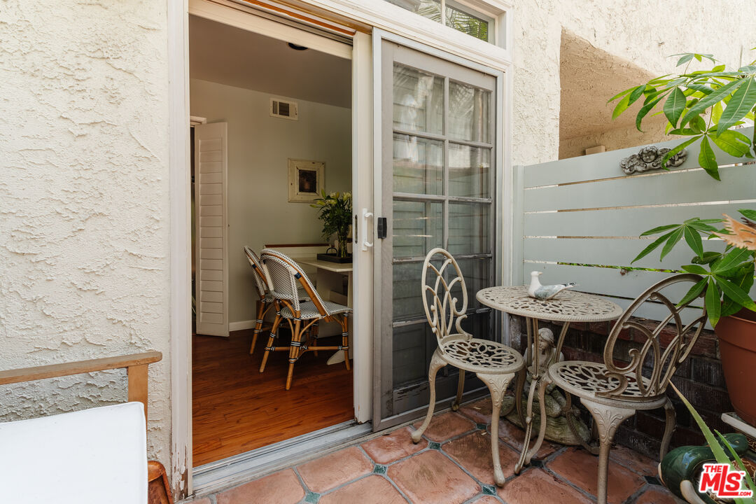 8611 Burton Way Unit: 5