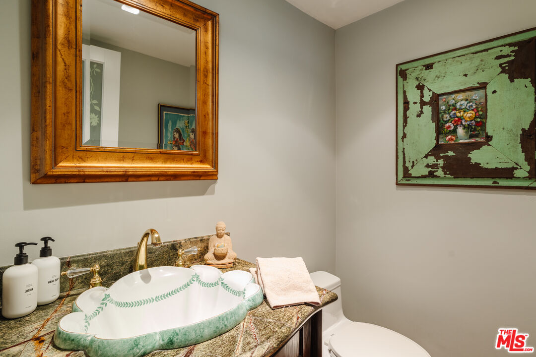 8611 Burton Way Unit: 5