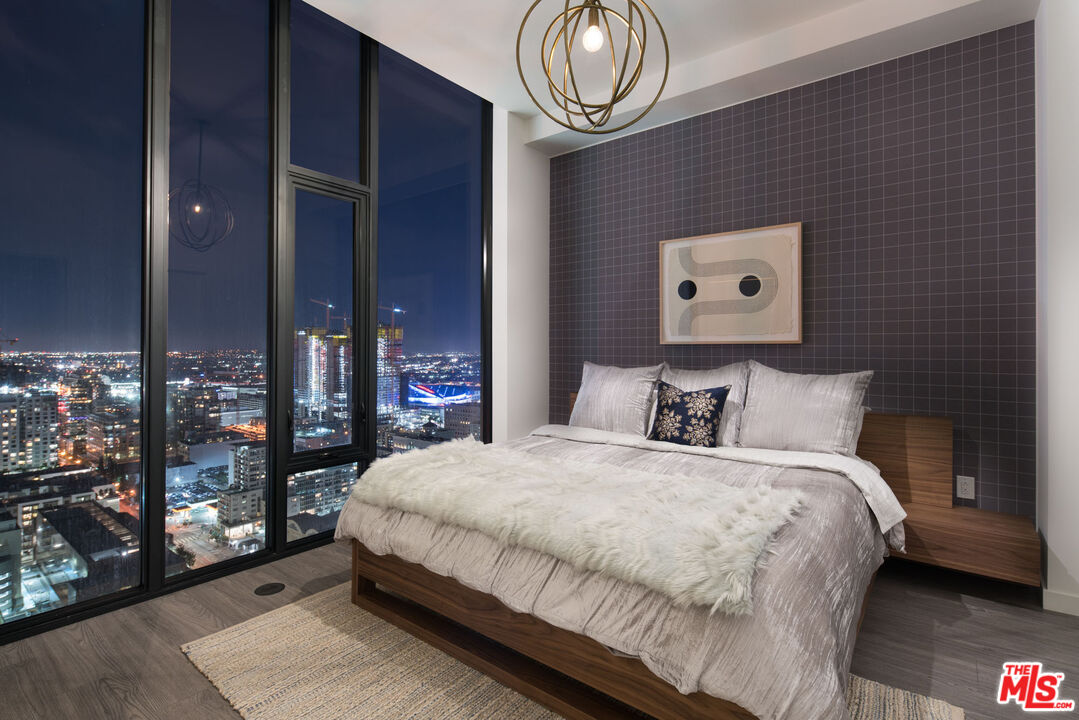 801 S OLIVE ST Unit: PH 2