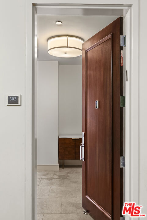 447 N Doheny Dr Unit: 302