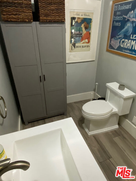 1202 N Poinsettia Pl