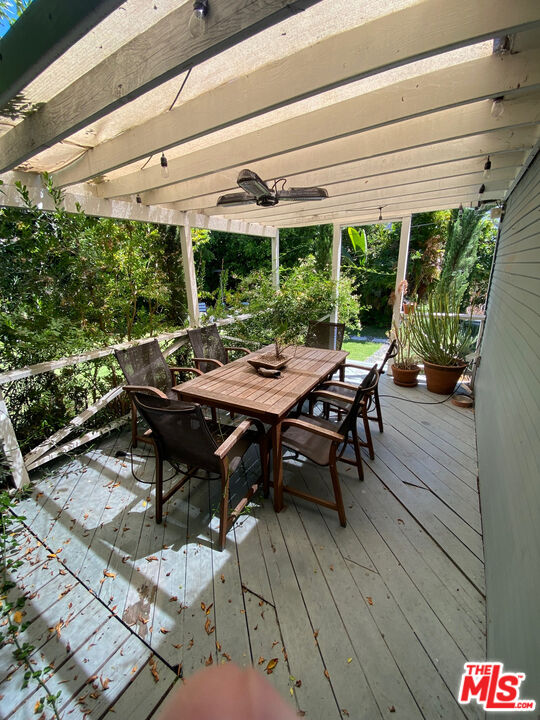 1202 N Poinsettia Pl