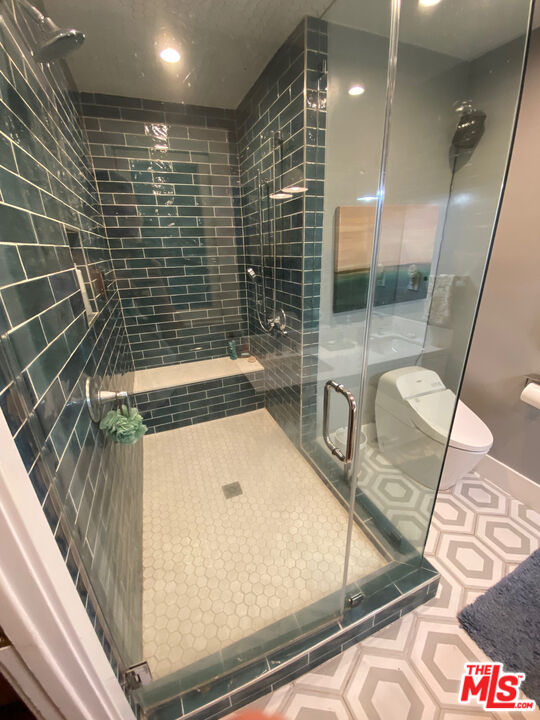 1202 N Poinsettia Pl