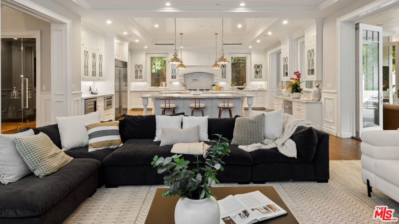 1836 Laurel Canyon Blvd