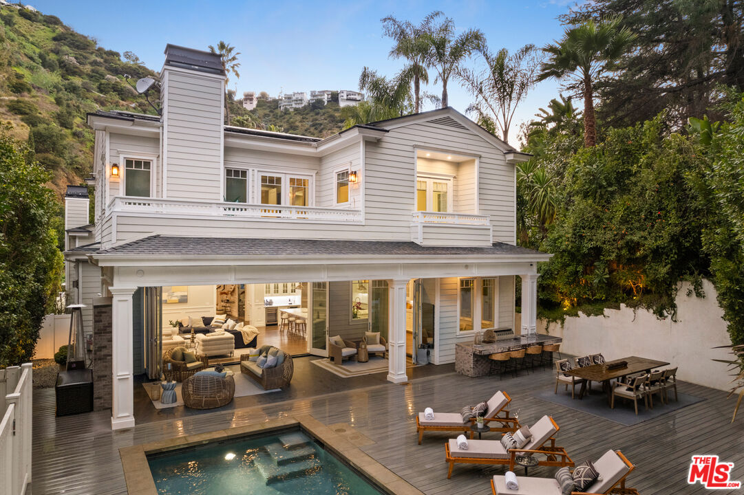 1836 Laurel Canyon Blvd