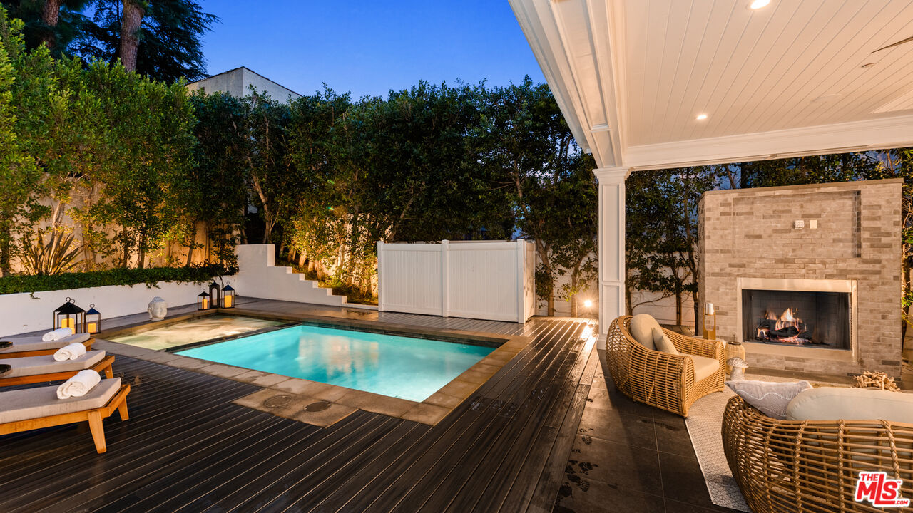 1836 Laurel Canyon Blvd