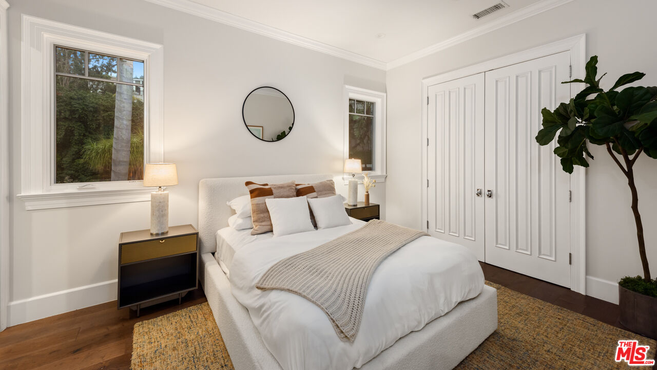 1836 Laurel Canyon Blvd