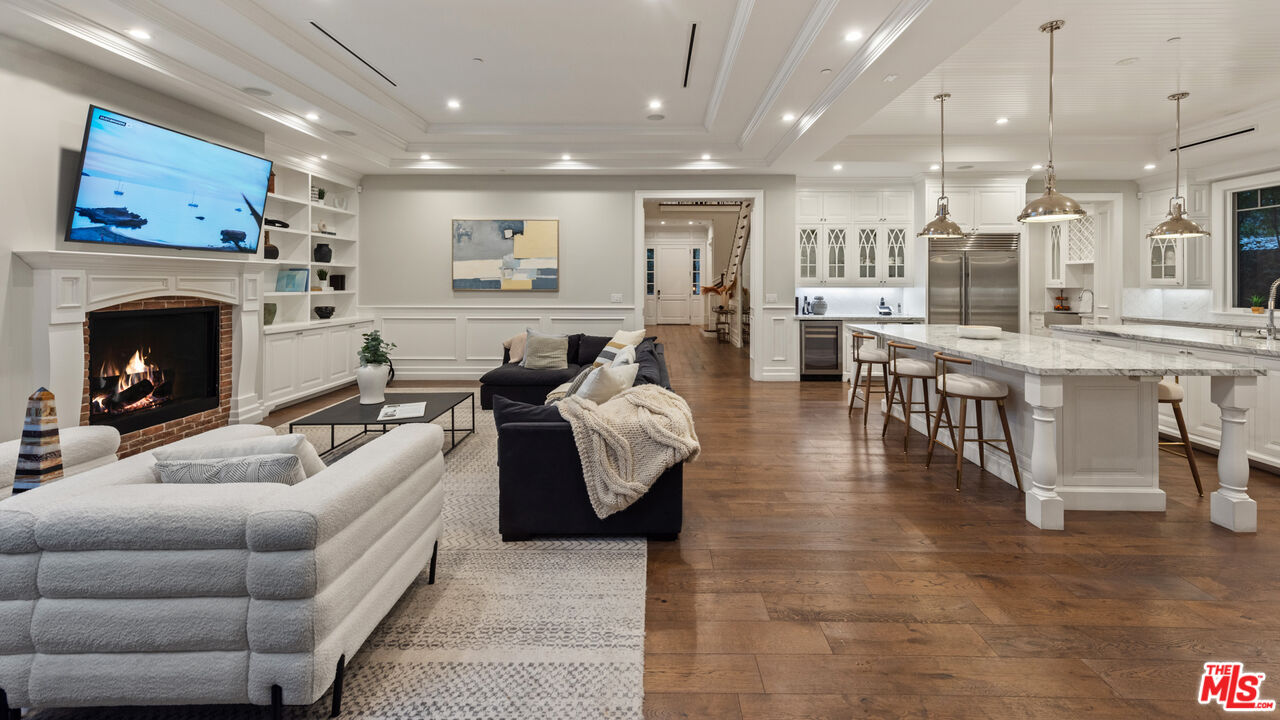 1836 Laurel Canyon Blvd