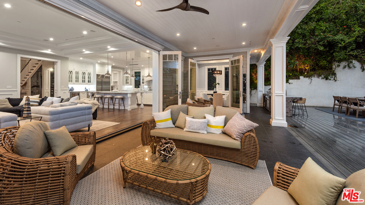 1836 Laurel Canyon Blvd