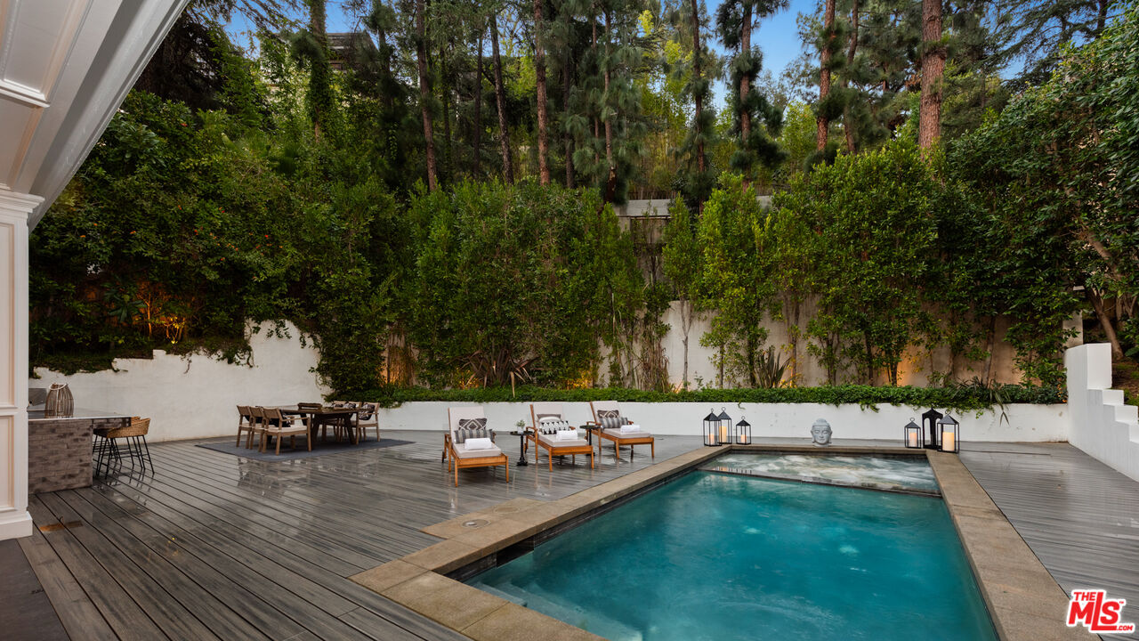 1836 Laurel Canyon Blvd